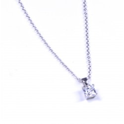 Colgante de oro amarillo niña