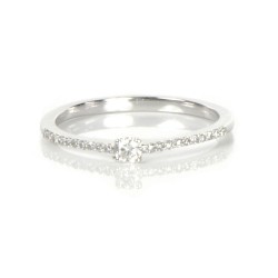 Anillo oro blanco 18 kilates y diamantes