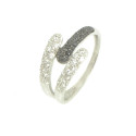 Anillo oro blanco 18 kilates circonitas negras y blancas