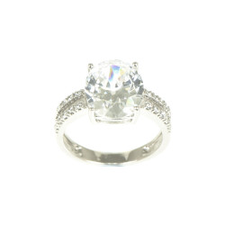 Anillo oro blanco 18 kilates circonitas